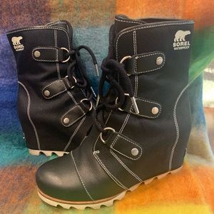 SOREL  Lace up boots